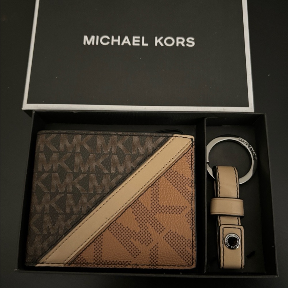 Michael Kors Men’s Bi-fold Wallet and Key Fob Set